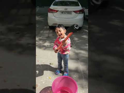 is holi aap kon si pichkari se khelenge #viralvideo #funwithsimmi #ytshorts #shortvideo #holi #play