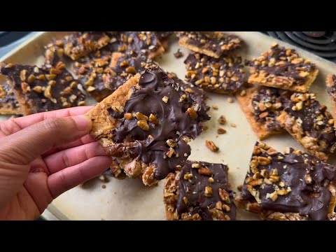 I'm addicted to Chocolate Pecan Pie Bark, and You will be too! Easy Christmas Crack!