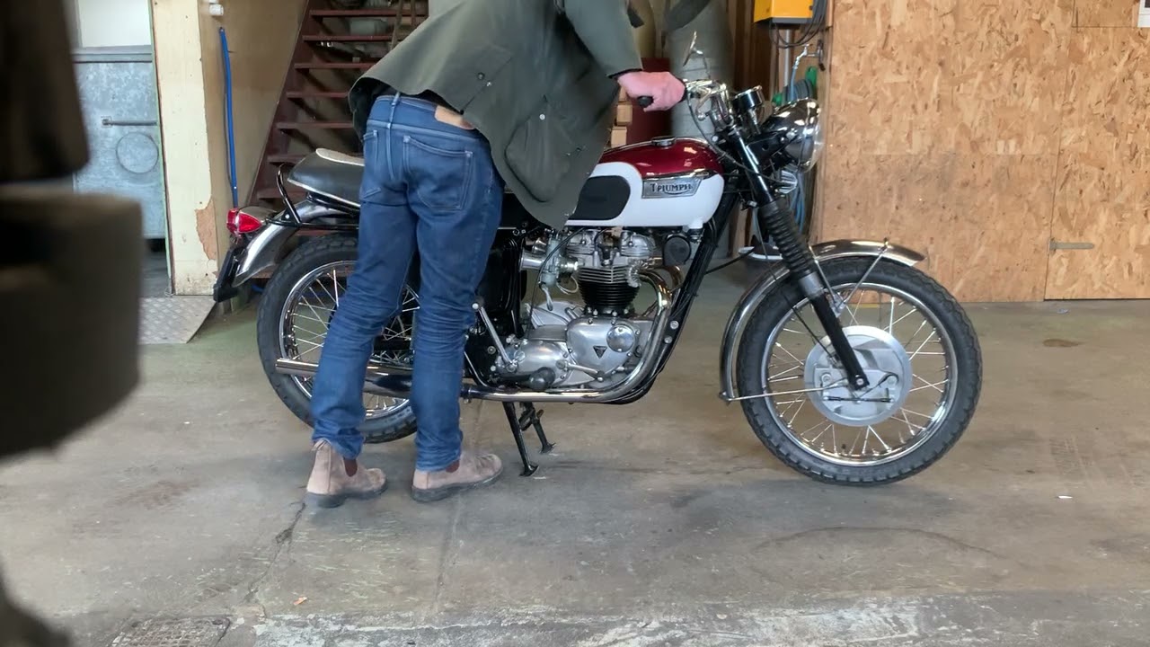 Video preview of Triumph Bonneville T120 (1968)