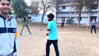 यह गेम किस-किस ने खेला है और  गेम में किस-किस को बाल लगी है?