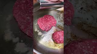Gran HAMBURGUESA para el fin de semana: prepara más suministros, uno no será suficiente 🤣❤️🍔🍔