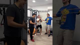 👻 CANCIONES que ESCUCHAN LOS COMPAS en el GYM! 🤣 #mikecrack #shorts