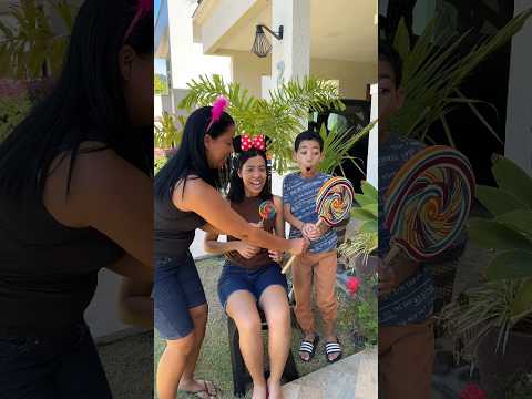 Mom prank sister with lollipop ๐คฃ๐ญโค๏ธ๐ญ๐ง๐ป