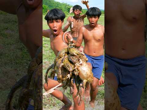 Survival Life in Rainforest Frog Grill Adventure 🌿🔥 | Primitive Boy #shorts #primitiveboy