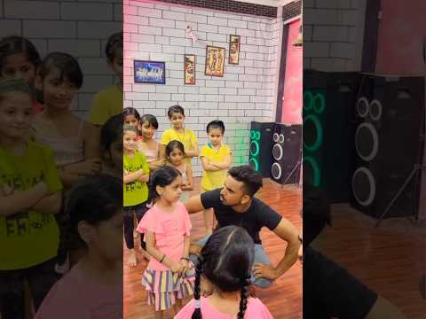kuch to bol muh to khol 🤣🤣🤣🤣🤣🤣🤣🤣🤣🤣🤣🤣 funny vedio #dance #masti #funny #injoy #comedy