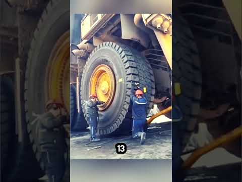 Как меняют колёса на Caterpillar 797F — $75,000 за одну шину!