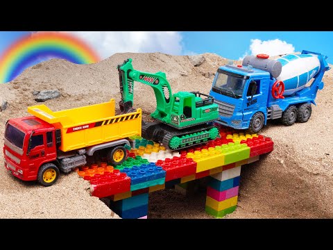 Rescue the truck from the pit with excavator and crane truck | Car toy stories | Enjo mini farm