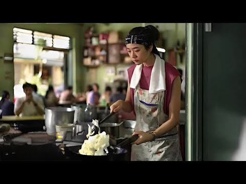 الكل يستهزء بها لانها فقيرة لكنهم لم يعلموا انها افخم طباخة بالعالم