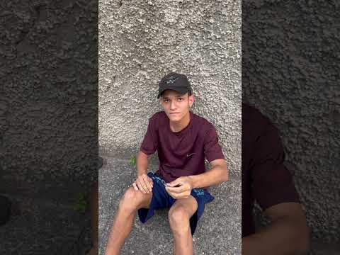 Milionário deu vasilha CHEIA DE DINHEIRO para esse menino de bom coração! 😭❤
