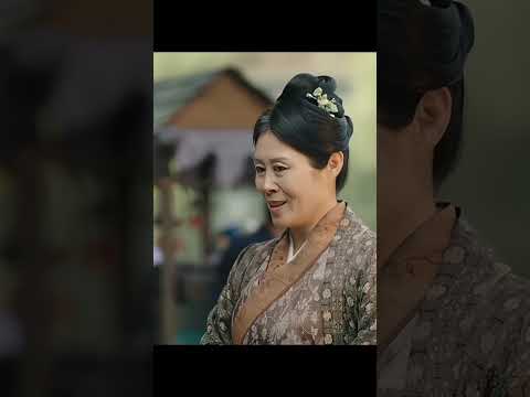 He doesn't remember her but being to fall in love with her again. #echoesoftheself #chinesedrama