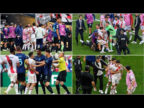 Denzel Dumfries FURIOUSLY CLASHING with Marcos Acuña in Inter Milan v River Plate | Dumfries v Acuña