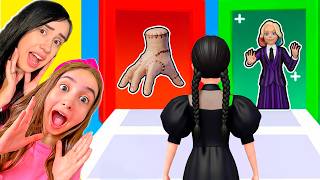 A WANDINHA PRECISA CORRER para ACHAR um NAMORADO! CORRIDA da WANDINHA Wednesday Run Dress Up