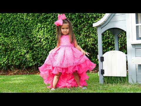 Mia construye su casa y vive sola – aventuras divertidas para niños