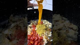 Butter chicken in Oman 🇴🇲 #oman #migration #food #butterchicken #asmr #cooking