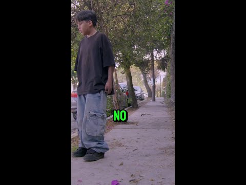 馃 Juanito aprendi贸 a dar de moquetazos #LaRosadeGuadalupe