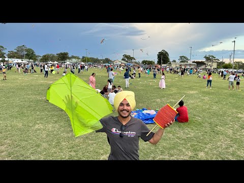 Flying Kites On Makar Sakranti 😱 Patangbazi in Australia 😰 Pakistani Tukkal , Manja