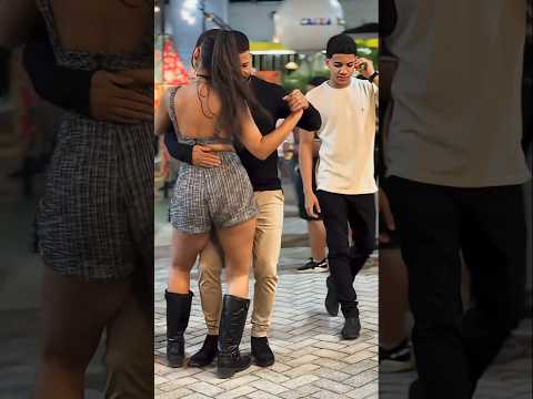 تيك توك الراجل بيرقص مع مراته جه واحد تاني خدها منه 🔥🔥