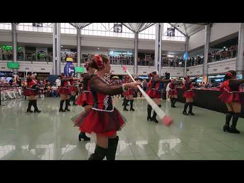 concurso de cachiporristas en Plaza merliot