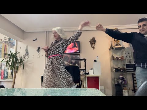 Турок целует Мне руки Я Кружу его