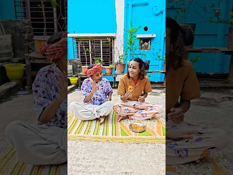 বাবা বল্টু কে কত গুলো জিলাপি খেতে দিলো 😊😊 @Bong Anu #funny #baba #sweet #shorts #youtubeshorts