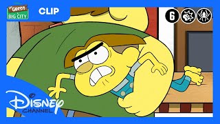 Les Green à Big City | La Démangeaison  | Disney Channel Belgique