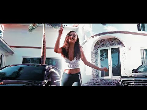 Woah Vicky (Official Music Video) | Woah Vicky