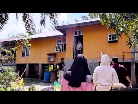 Jalan jalan kerumah mak Andak, Rumahnya tinggi sekali, jual Sapi Ganti Emas