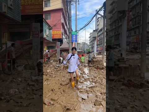 China’s Massive Flood Disaster — But What the People Did Next Will Shock You! 🌊🇨🇳 #Shorts