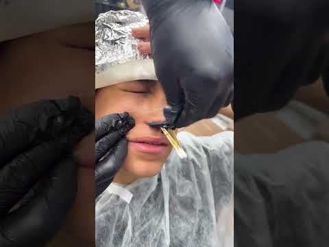ازاله شعر المناخير بالشمع 😂💈✂️ #foryou #اكسبلور #fyp #funny #fun #explore #follow #comedy