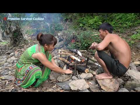 Primitive Technology - Yummy Cooking Fish Delicious - Smart Couple Survival in the forest