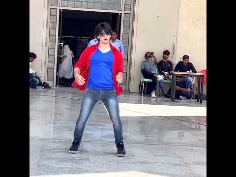 College Ki Ladkiyon Song Dance By #gufranroomi #collegedance #bollywoodsongs #hrithikroshan