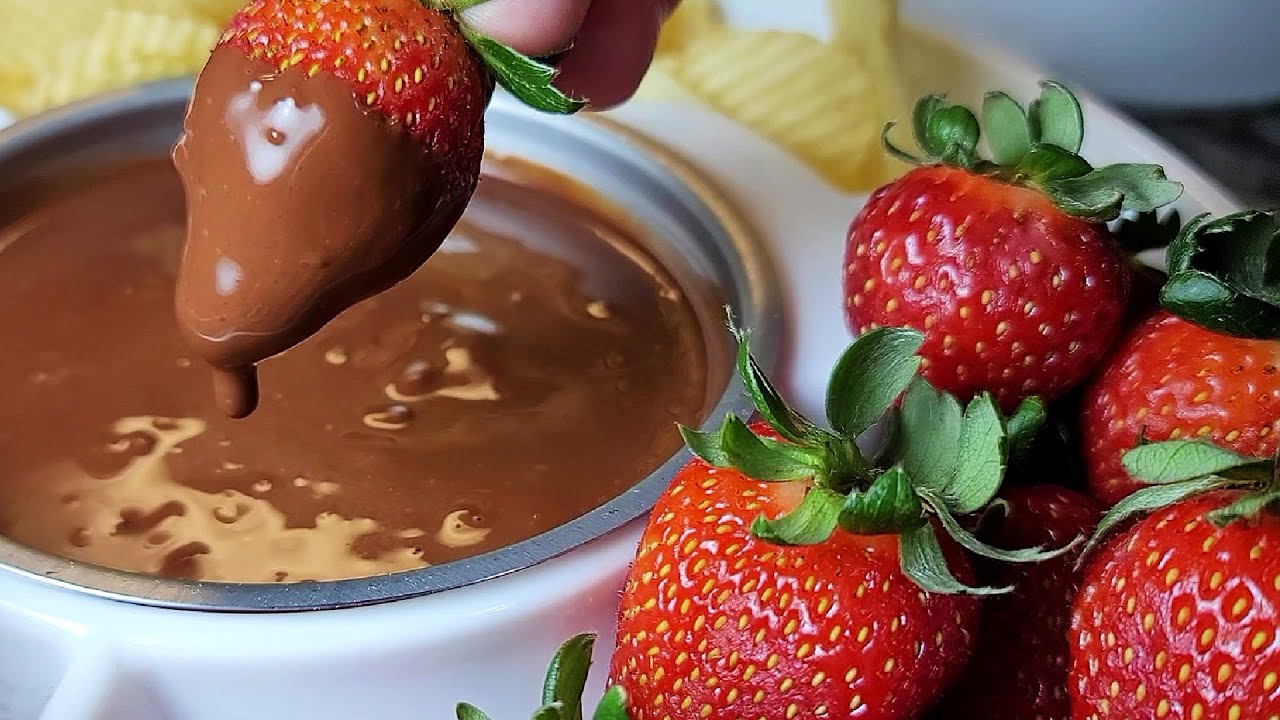 Easy Chocolate Fondue Recipe