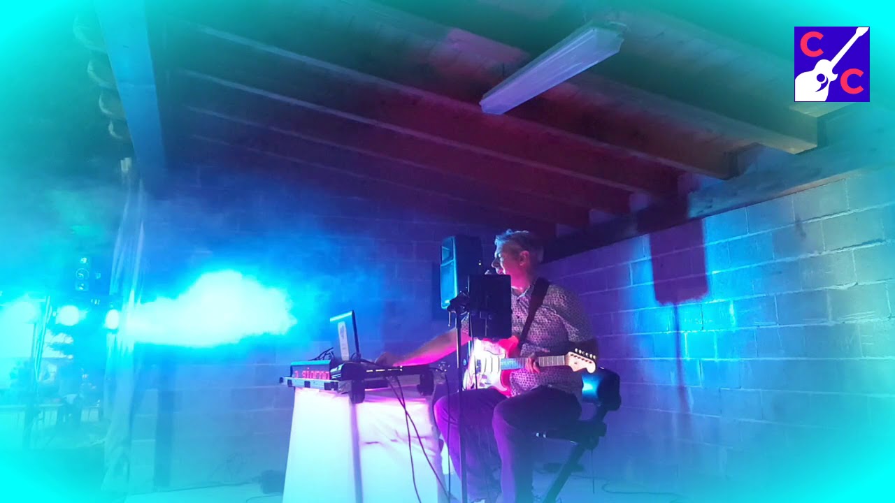 Carlo Casalgrandi - Chitarra voce e Dj set