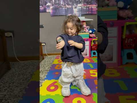 Mia figlia diventa me! La reazione della mamma è…😱 #dailyshorts #baby #familyvlog
