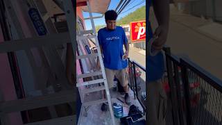 Después de aplicar la base hemos pintado el fondo de color negro en la Pizzería