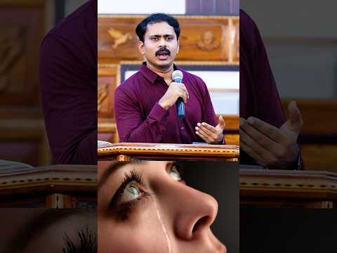 నీ కన్నీటిని దేవుడు చూస్తున్నాడు నీవు గెలవాలని బలమిస్తున్నాడు దైర్యంగా పోరాడు నిన్ను గెలిపిస్తాడు