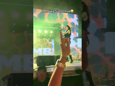 BAMBI NA SUNFESTIVAL 😳 #bambi #dlaciebie #youngleosia #koncert #sun #piosenka #foryou #fypシ゚viral