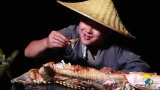 【Shyo video】2000元買一條20斤的鱷魚，放到火上一烤，6个小時後，竟吃出雞肉味