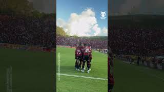 EXPLODE O BARRADÃO! Vitória abre o placar em Salvador! 🔴⚫ #futebol #betano #brasileirão #vitoria