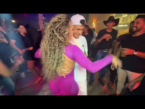 ELE COM O BRAÇO QUEBRADO DEU SHOW DE FORRÓ