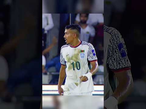 A good chance for Bangladesh đ§đŠ #mhshanto7 #bangladeshvssingapore #football #hamzagoal #bangladesh