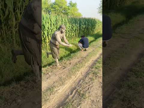 Statue prank just for funn #trending #funny #comedy #fun #entertainment #comedyvideos #bwnproduction