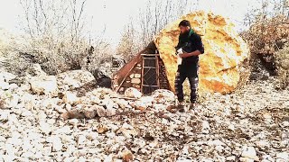 I built a shelter in the heart of the mountain with a fireplace😍😳.@mountainman-l3u