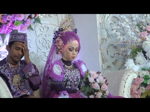 Pengantin Ketika di Nasehati Budenya