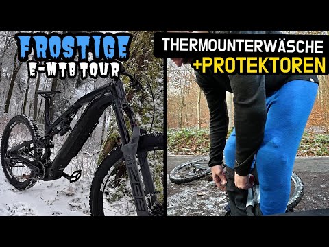 Unter diese Thermounterwäsche passen sogar Protektoren | Frostige Trailtour mit dem Rockrider E-Feel