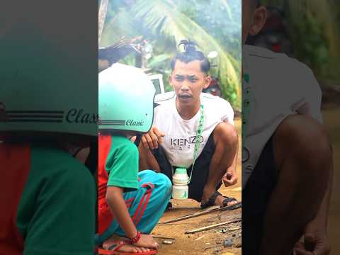 Gara gara sendalnya terbakar ❗❗lakukan sesuatu #hiburan #kreatif