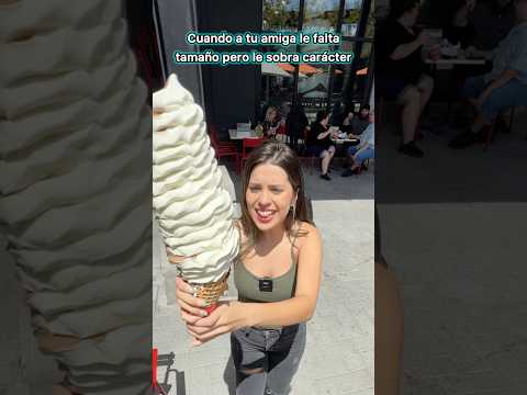 Cuando tienes una amiga estatura minion🍦