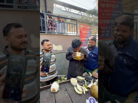 1 मिनट में 3 नारियल दातों से छील दिए थे #shorts