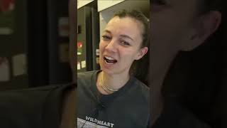 Ceyda: Halbuki birimiz gerizekalı 😂 @Noluyo Ya ¿