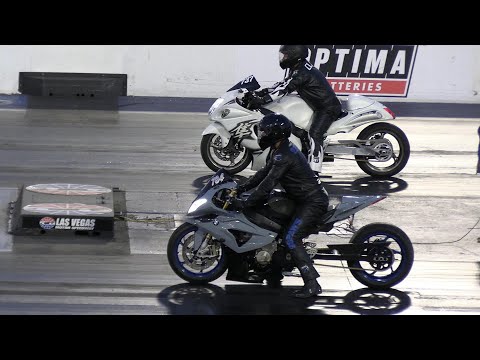 Hayabusa vs BMW 1000 RR - motorbikes drag racing